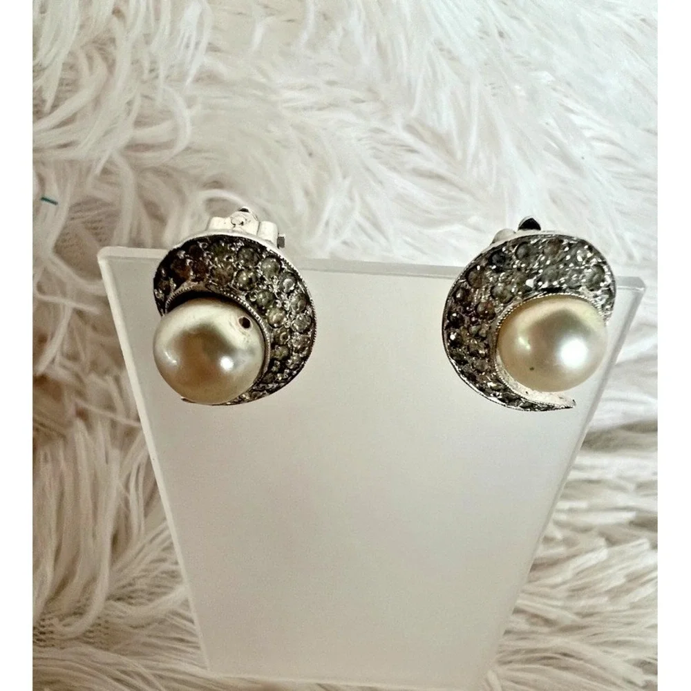Vintage Jomaz Pearl Rhinestone Crescent Clip Earrings 1940s‎ 1950s Signed Halo